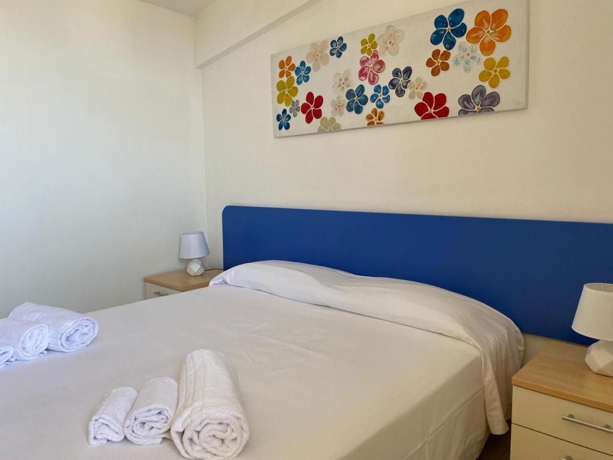 Casa Vacanze Il Giardino Dei Girasoli Marina di Ragusa Eksteriør billede