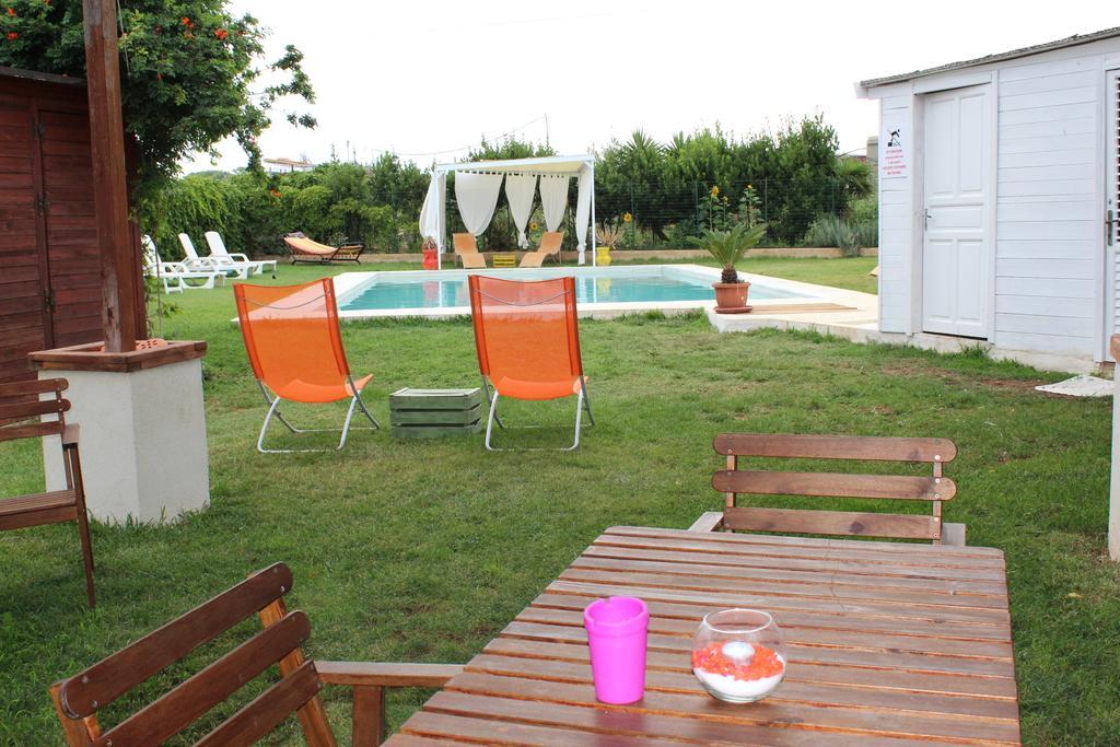 Casa Vacanze Il Giardino Dei Girasoli Marina di Ragusa Eksteriør billede